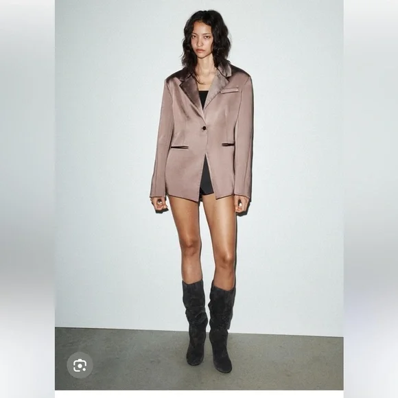 NWT ZARA VIRAL SATIN EFFECT BLAZER XS and L
🚨 My prices are firm, no discount - Picture 4 of 17